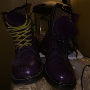Selling a pair of size 10 dr.martens